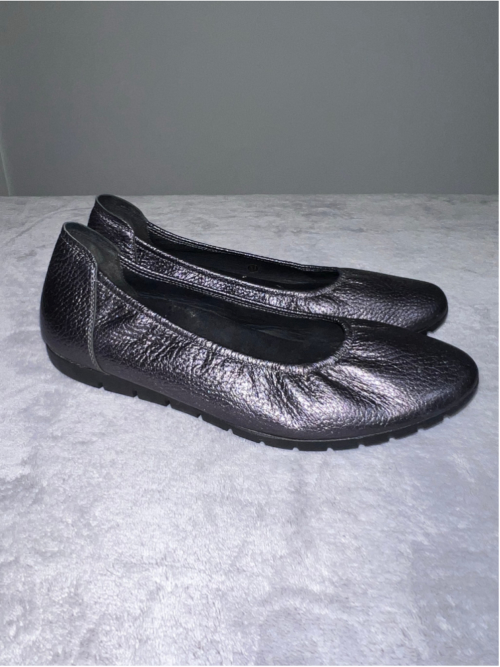 Women's Sabrinas Metallic Silver Leather Ballet Flats Size 11 EU41
